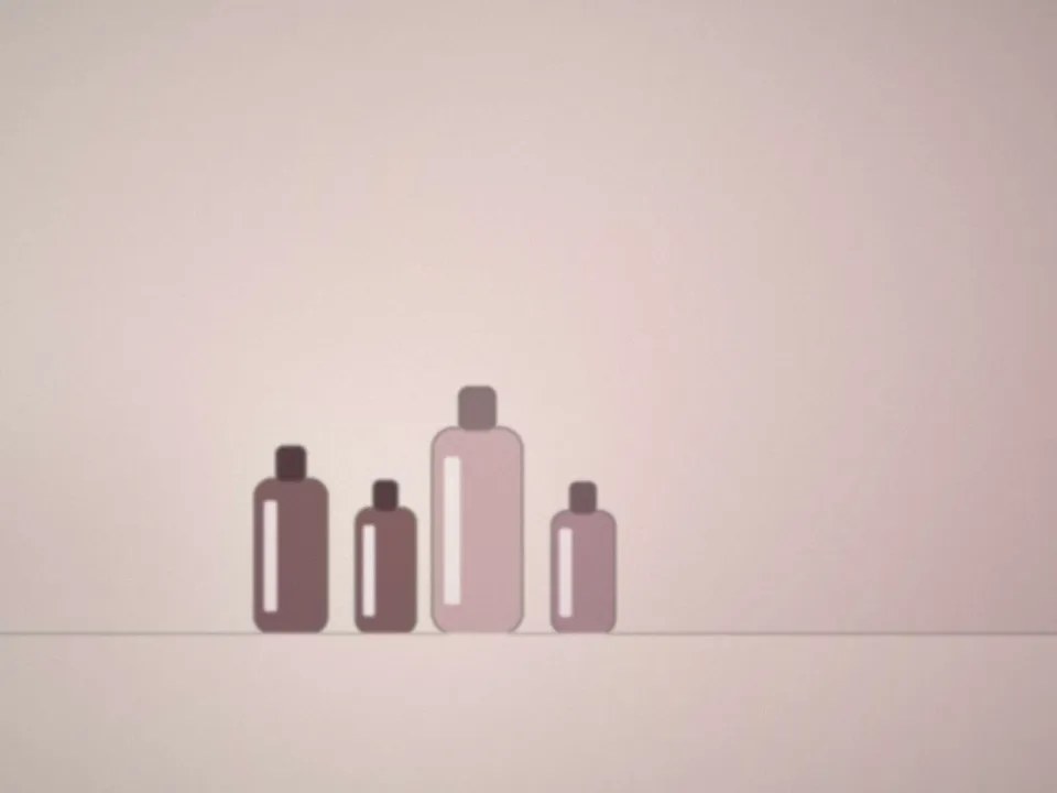 Mallette d'esthéticienne ouverte, produits et outils rangés