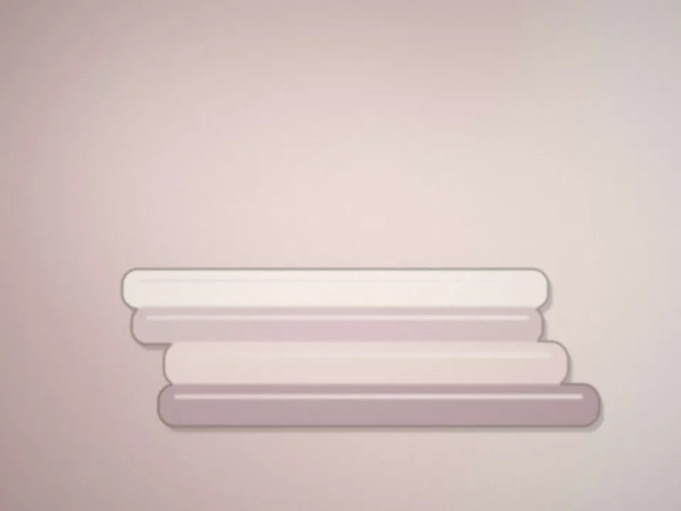 Table de soin pliante installée près d'une fenêtre, dans un salon