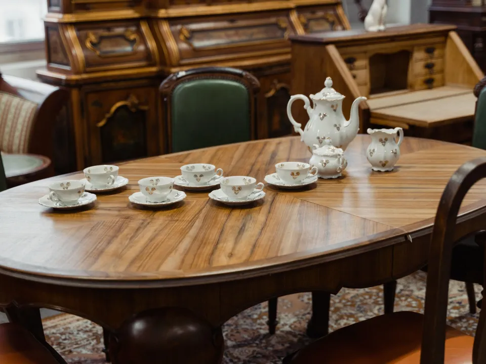 Table ancienne en merisier restaurée