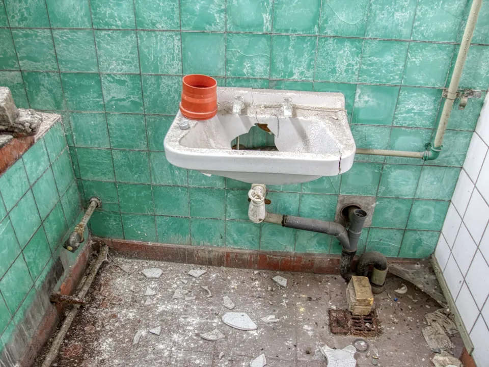 Avant : Salle de bain en zellige vert