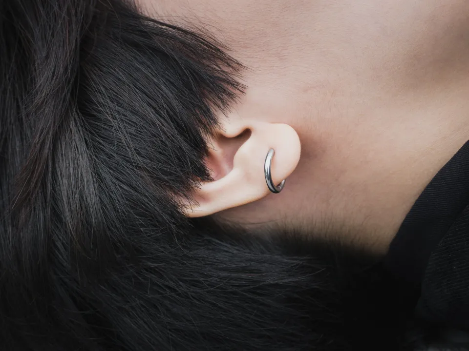 Piercings d'oreille en titane, bijoux de première pose