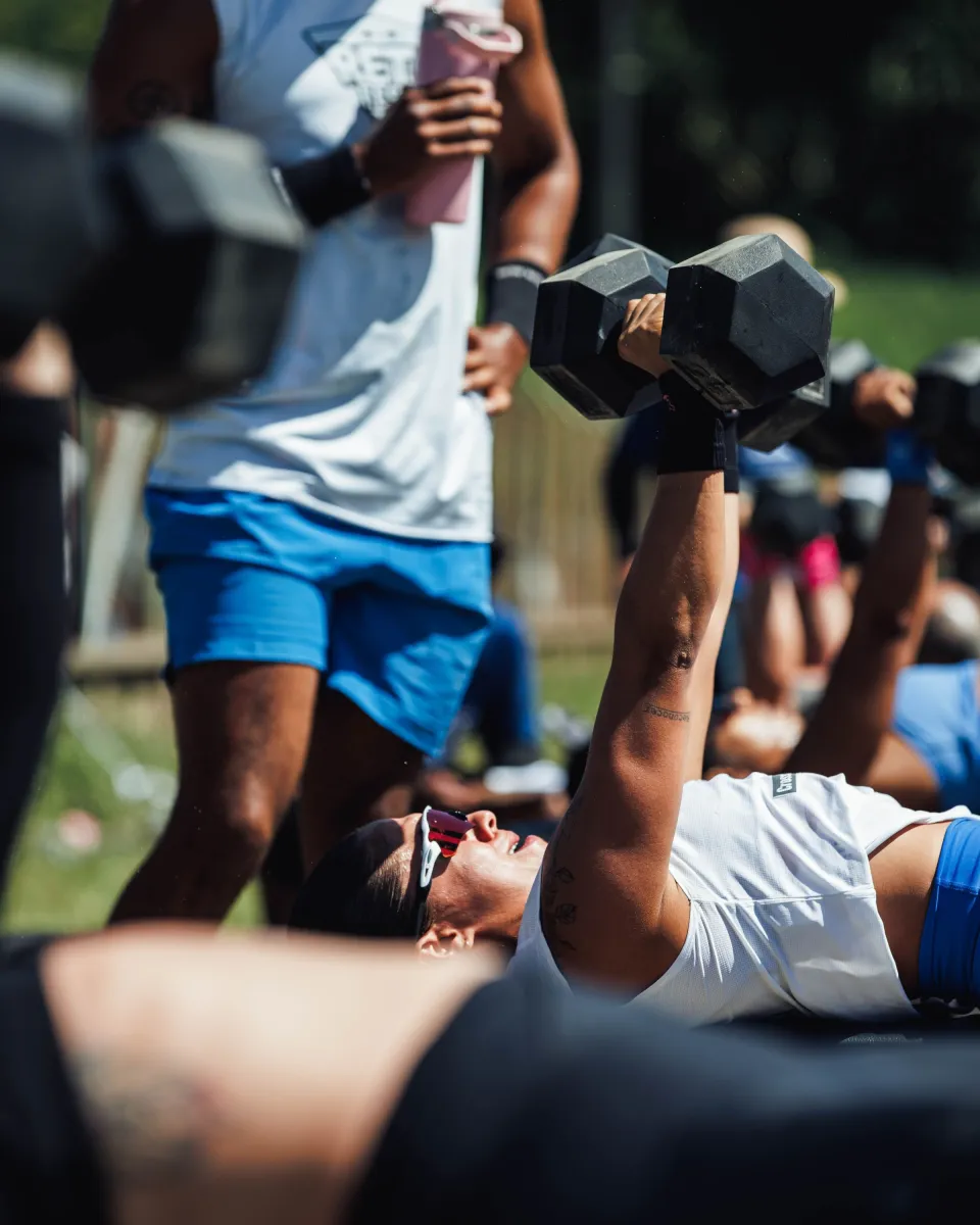 Cours collectif de cross-training en plein effort