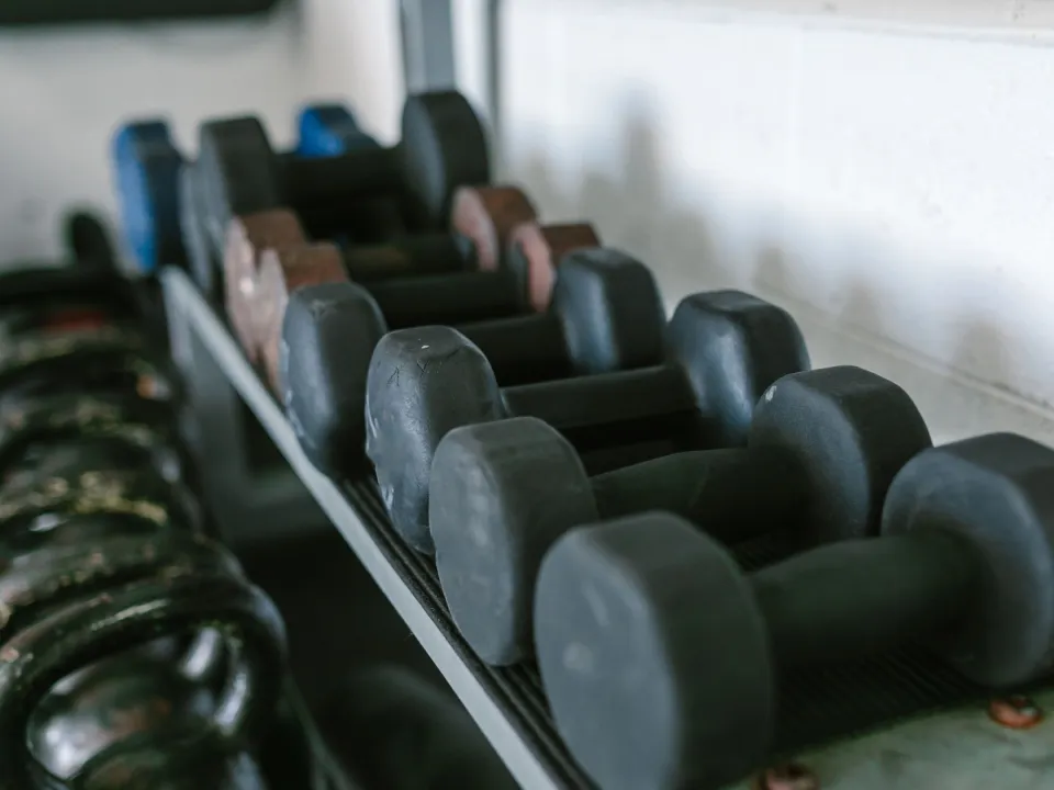 Rangement des kettlebells et des haltères